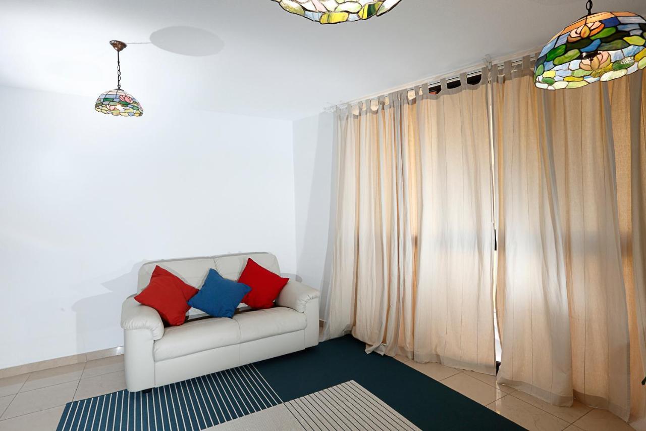 Apartamento Frente Al Puerto De Candelaria A 20 Metros De La Playa. Ngoại thất bức ảnh